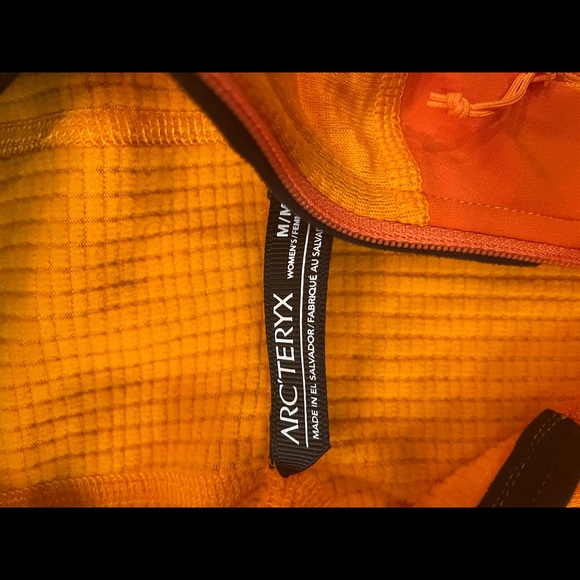 Arc’teryx Orange Kyanite Hoodie Size MEDIUM - Picture 3 of 3